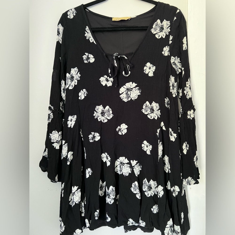 Elegant Black and White Floral Women's Mini Dress/ Blouse